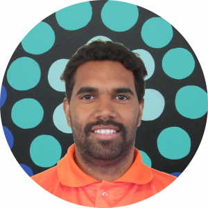 Kingsley on background cropped as circle